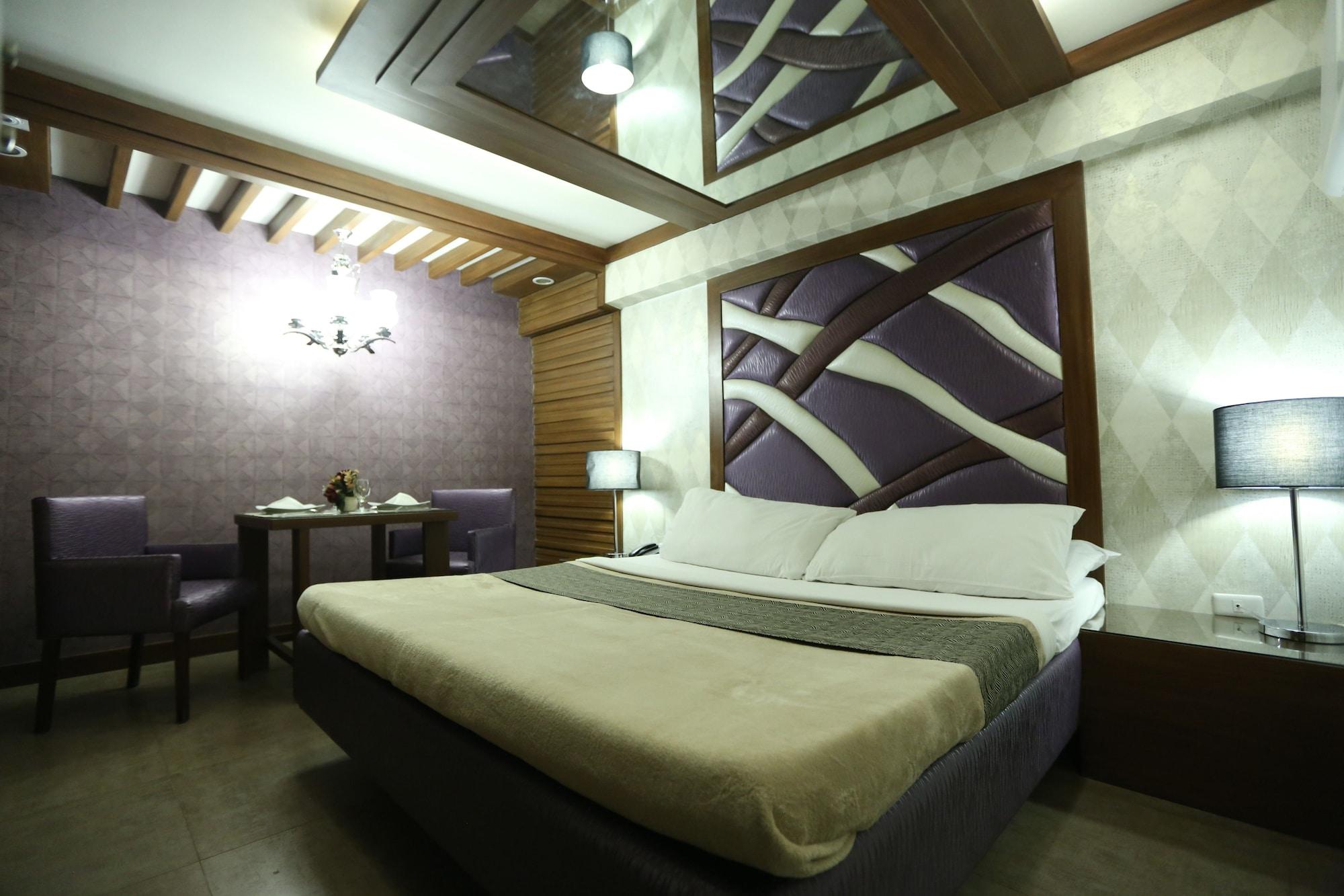 Victoria Court Hillcrest Pasig Motel Exterior photo