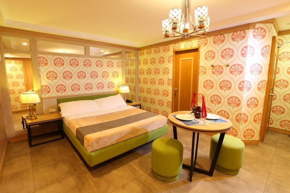 Victoria Court Hillcrest Pasig Motel Exterior photo