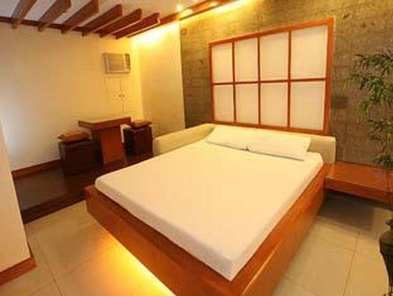 Victoria Court Hillcrest Pasig Motel Exterior photo